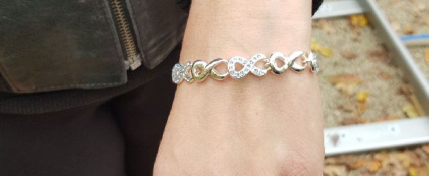 Avon on sale infinity bracelet